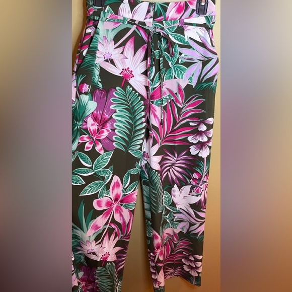 New York & Company Pants - New York & Company Floral Pants - Size 0